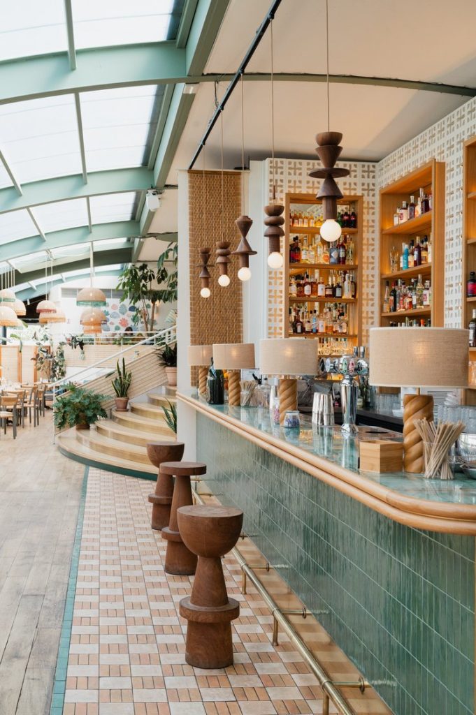 Projet Créabois "Polpo" à Levallois-Perret, mobilier sur mesure en bois pour le restaurant